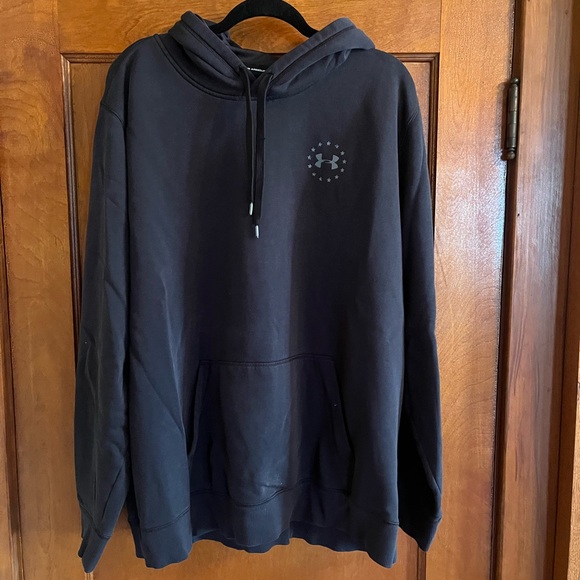 Lot 2 Under Armour Freed Hoodies 3xl and 1 Under Armour Cold Gear Pants 2xl - Picture 7 of 13